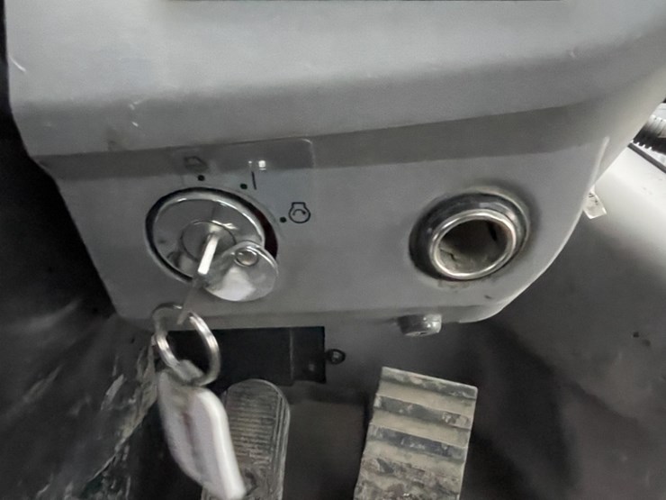 komatsu-wa320-8-image-36