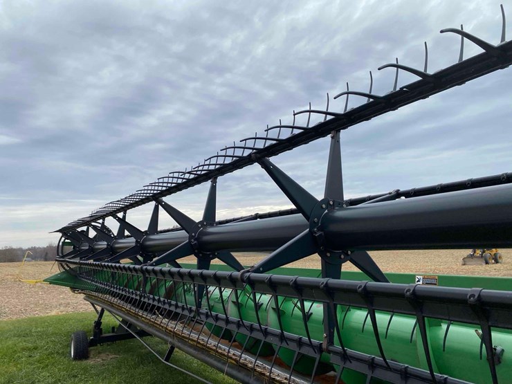 john-deere-630f-image-35