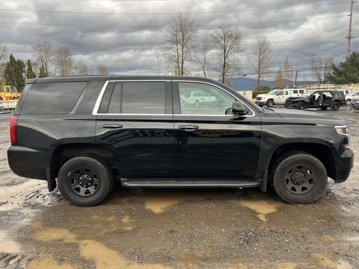 2020-chevrolet-tahoe-image-3