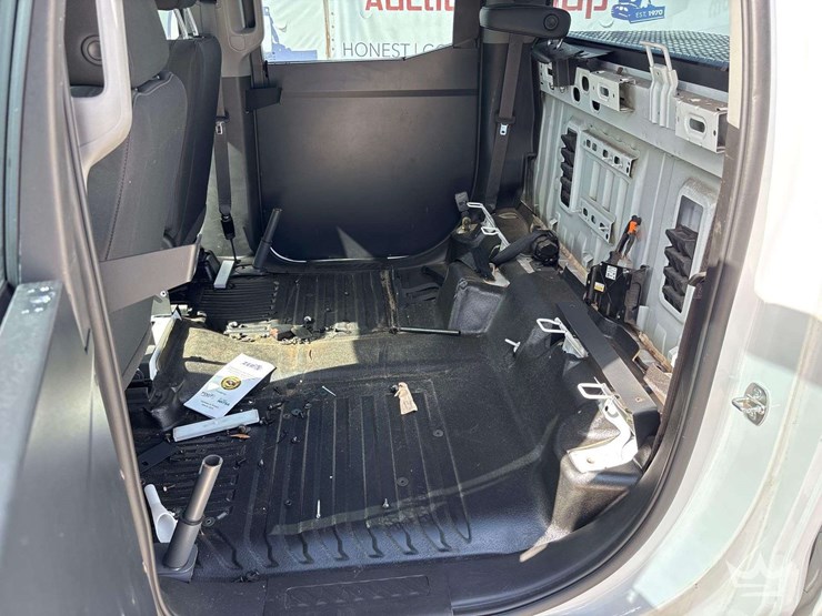 2022-chevrolet-1500-image-27