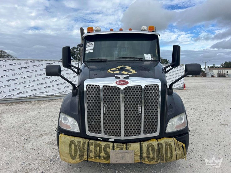 2015-peterbilt-579-image-25
