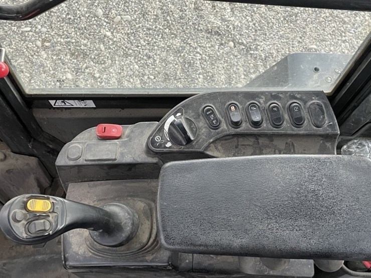 komatsu-wa320-8-image-29