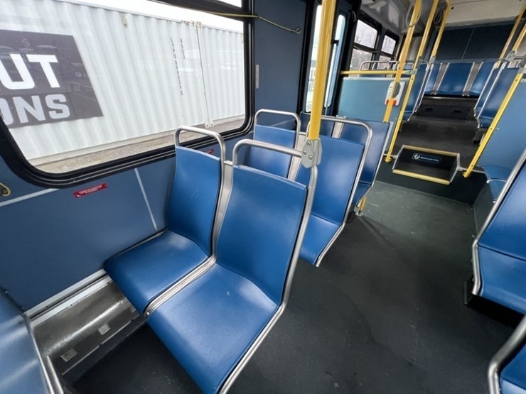 2008-new-flyer-40'-transit-bus-image-23