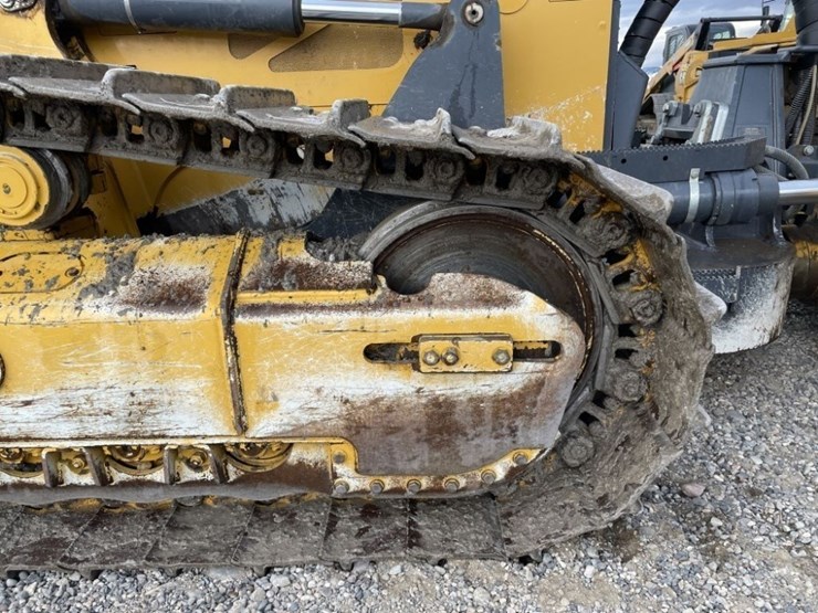 2022-deere-750l-image-19