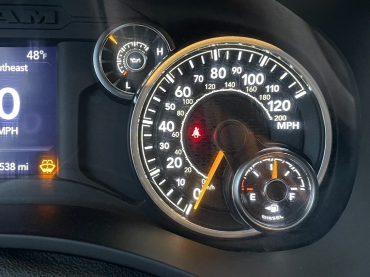 2022-dodge-3500-image-24