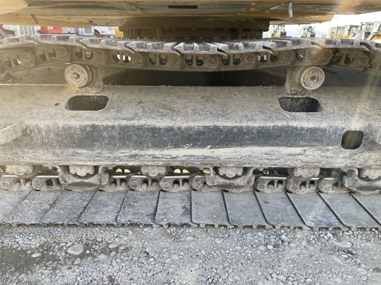 deere-245g-lc-image-21