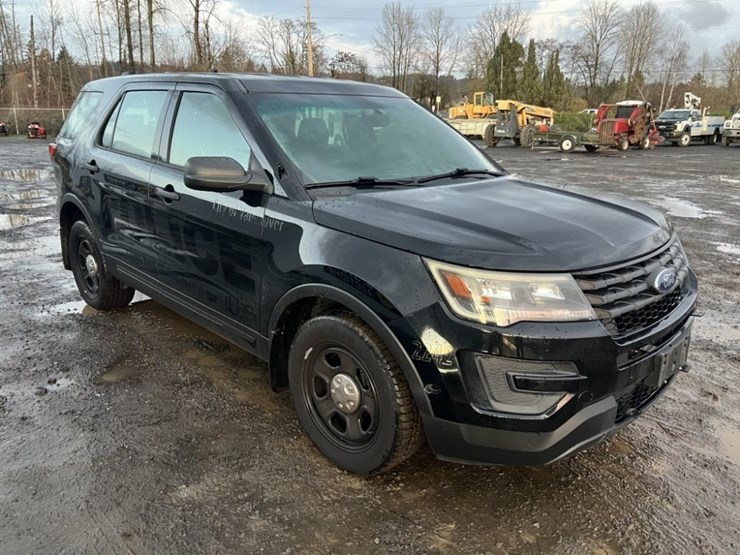 2017-ford-explorer-image-2