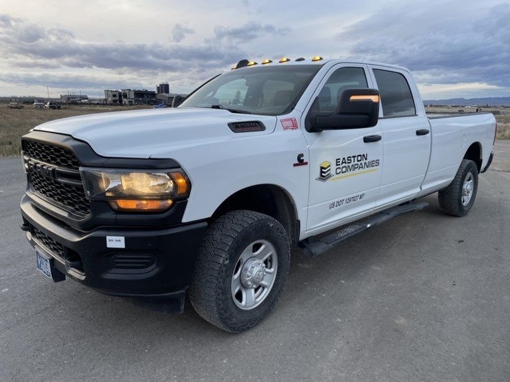 2022-dodge-3500-image-1