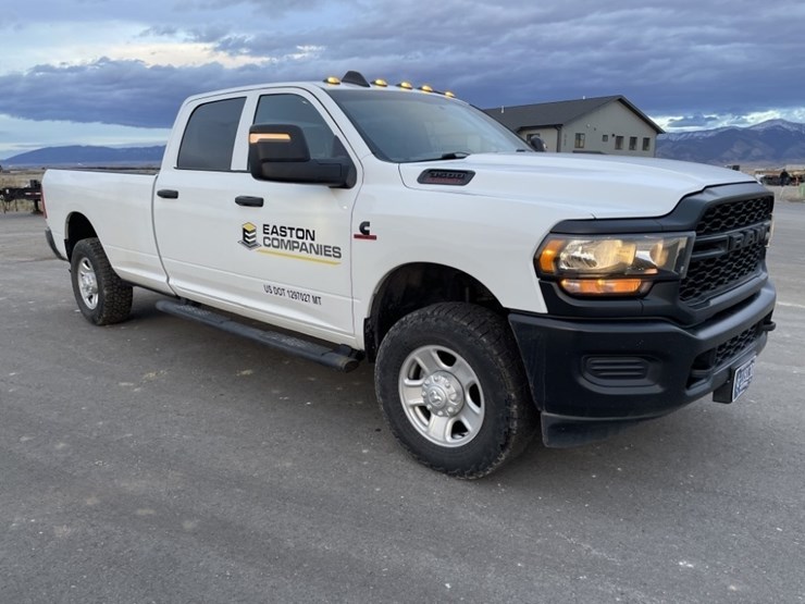 2022-dodge-3500-image-7