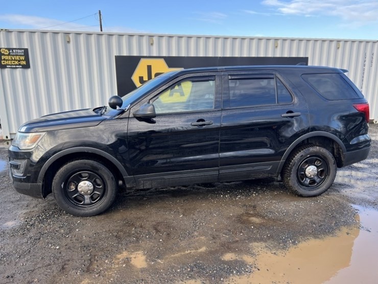 2016-ford-explorer-image-7