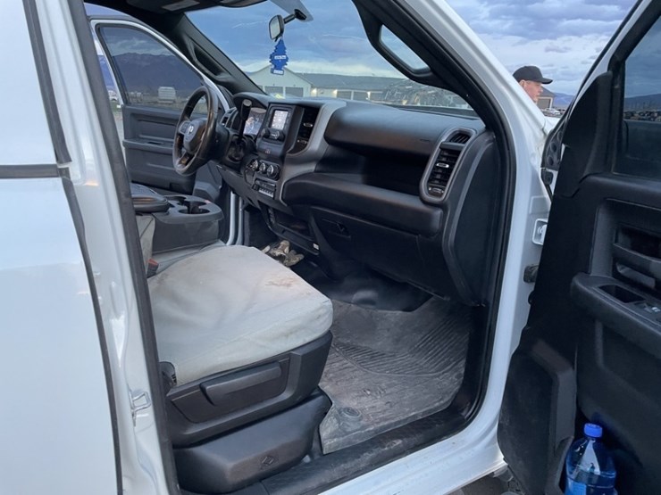 2022-dodge-3500-image-16