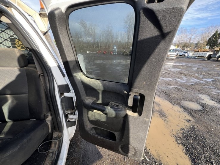 2011-gmc-sierra-1500-image-26