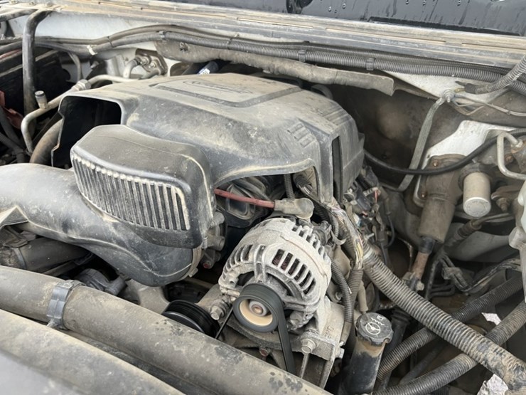 2011-chevrolet-silverado-2500-image-11