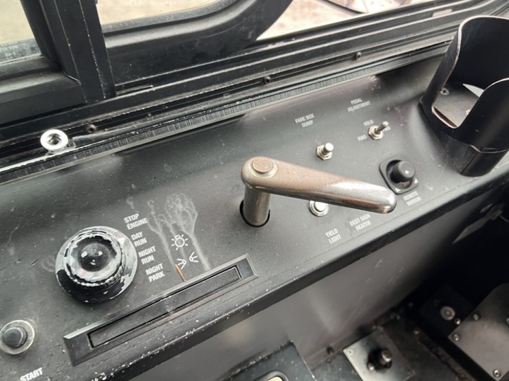 2008-new-flyer-40'-transit-bus-image-29