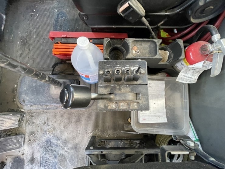 1998-peterbilt-379-image-56