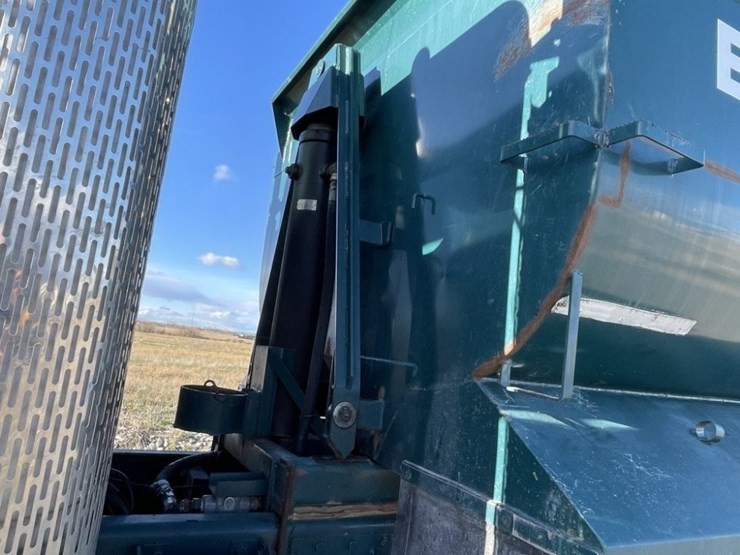 1998-peterbilt-379-image-25