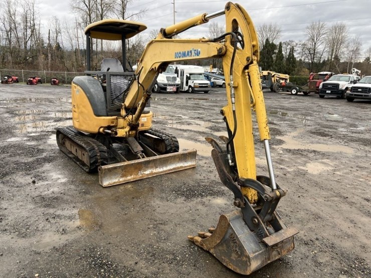 komatsu-pc35mr-2-image-2