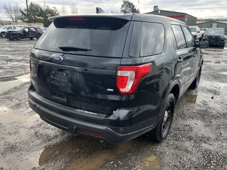 2018-ford-explorer-image-4