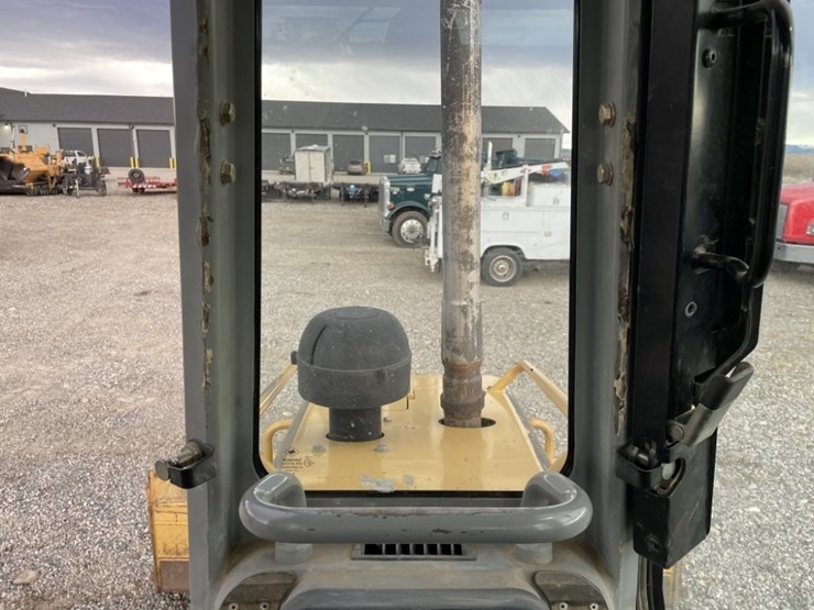 caterpillar-d3g-xl-image-33