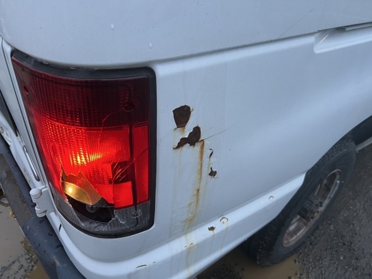 2008-ford-e350-image-22