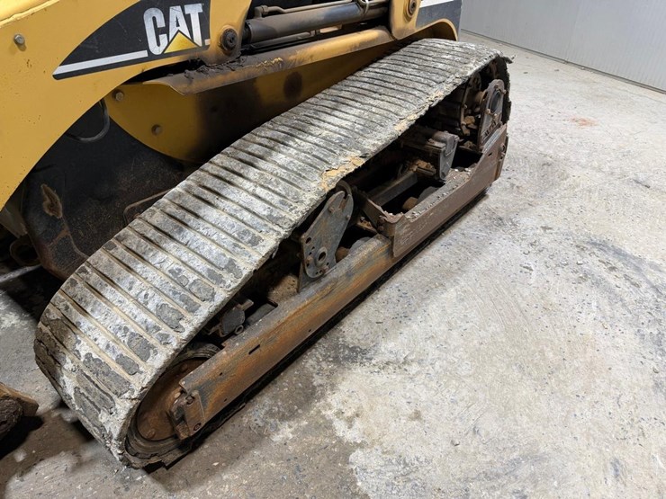 caterpillar-267b-image-11