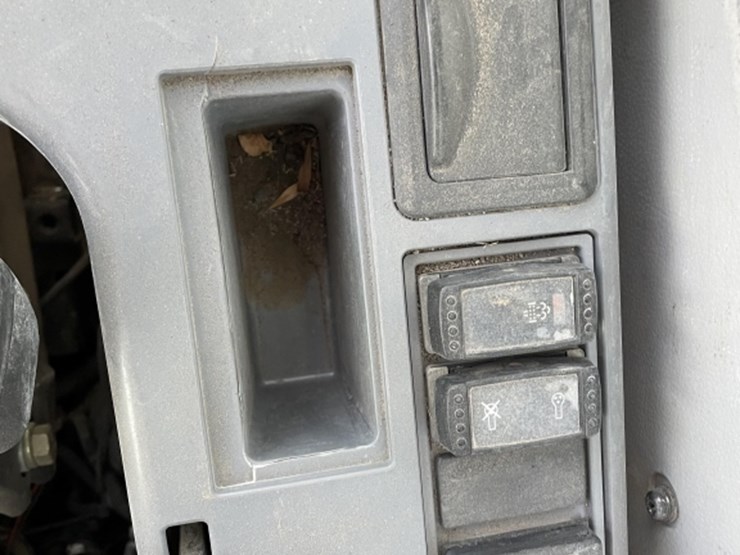 deere-245g-lc-image-48