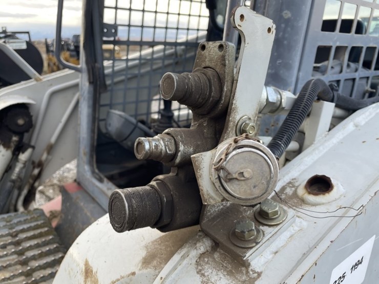 takeuchi-tl240-image-16