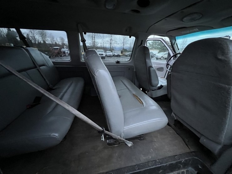 2008-ford-e350-image-28