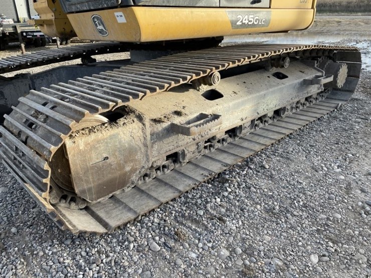 deere-245g-lc-image-13