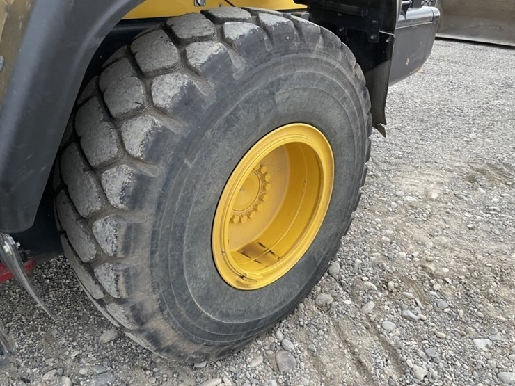 komatsu-wa320-8-image-21