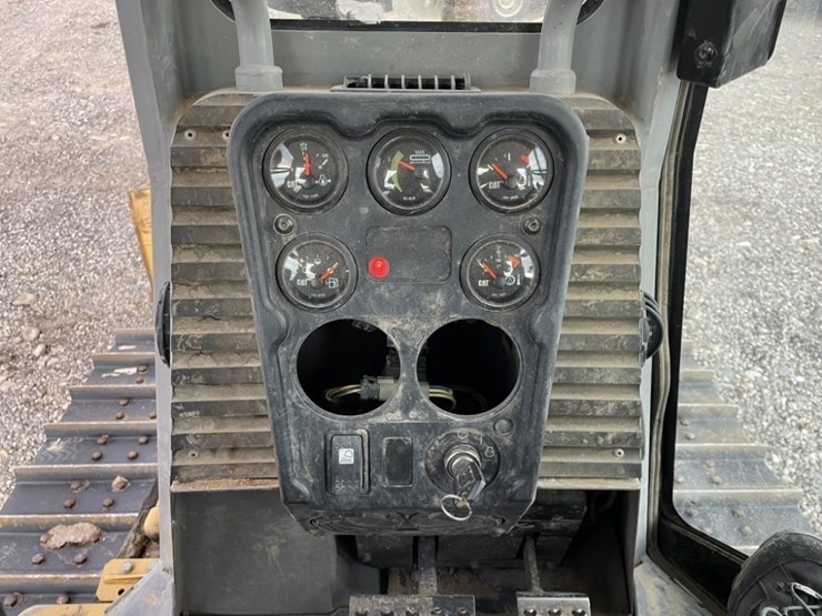 caterpillar-d3g-xl-image-31