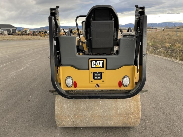 caterpillar-cb24b-image-4