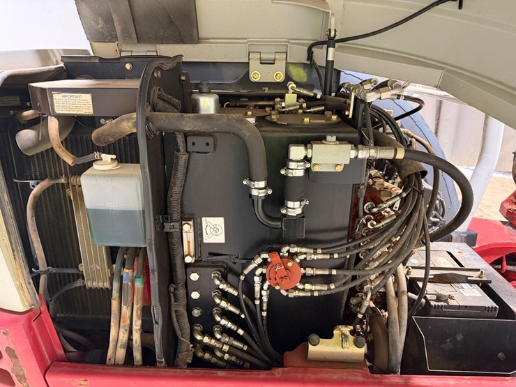 2017-takeuchi-tb240-image-21