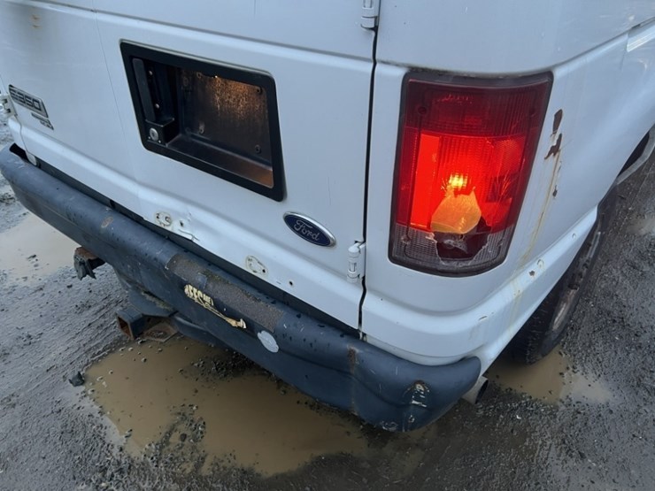 2008-ford-e350-image-21