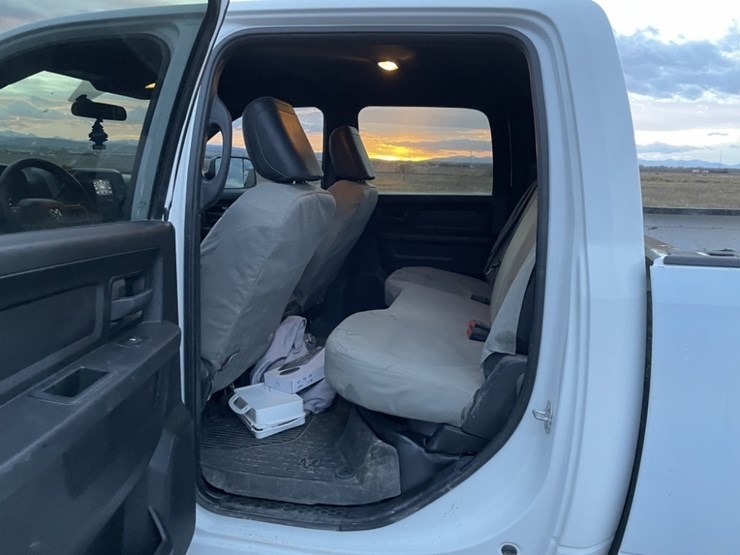 2022-dodge-3500-image-13