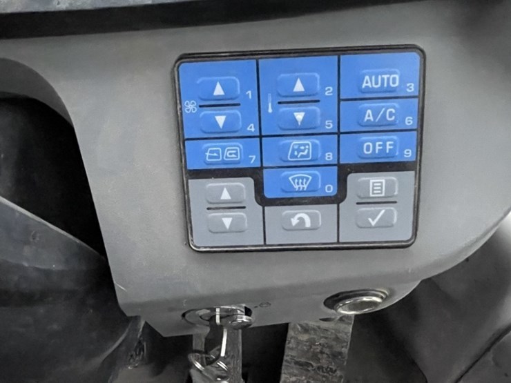 komatsu-wa320-8-image-35