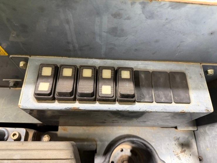 2017-takeuchi-tb240-image-27