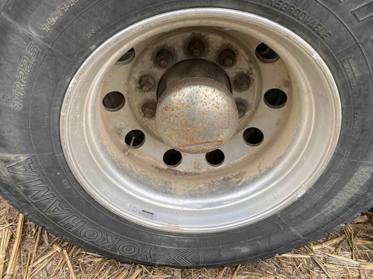 2007-freightliner-day-cab-semi-tractor-image-49