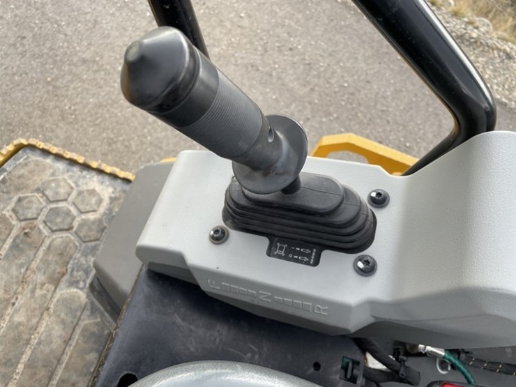 caterpillar-cb4.0-image-14