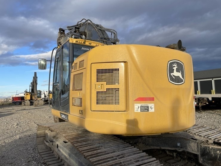 deere-245g-lc-image-27