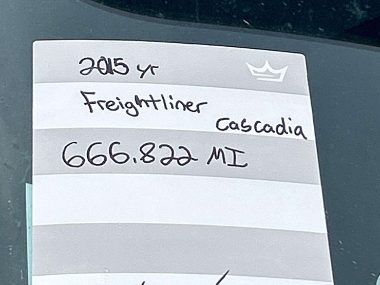 2015-freightliner-cascadia-125-image-38