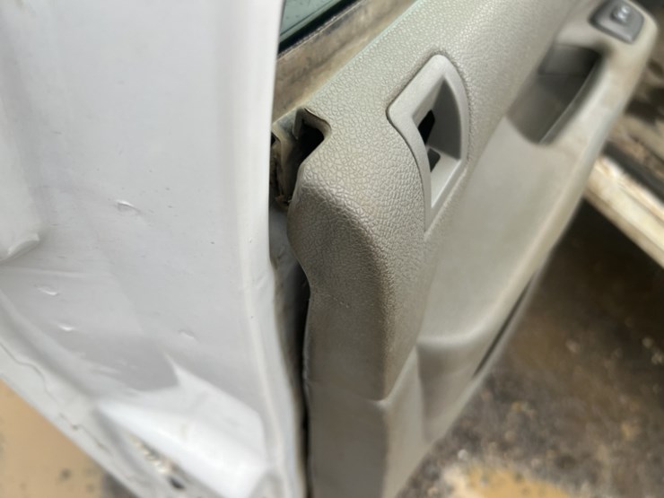 2011-chevrolet-silverado-2500-image-26