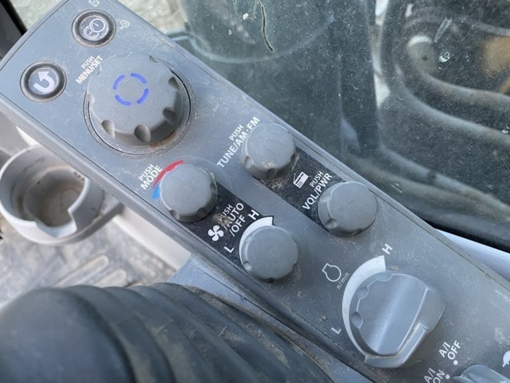 2022-deere-350-p-tier-image-40