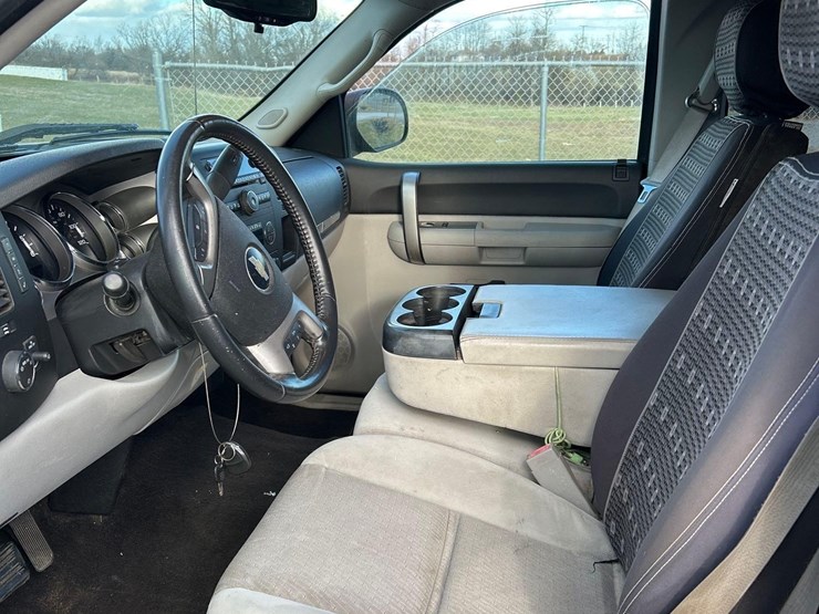 2009-chevrolet-1500-image-12