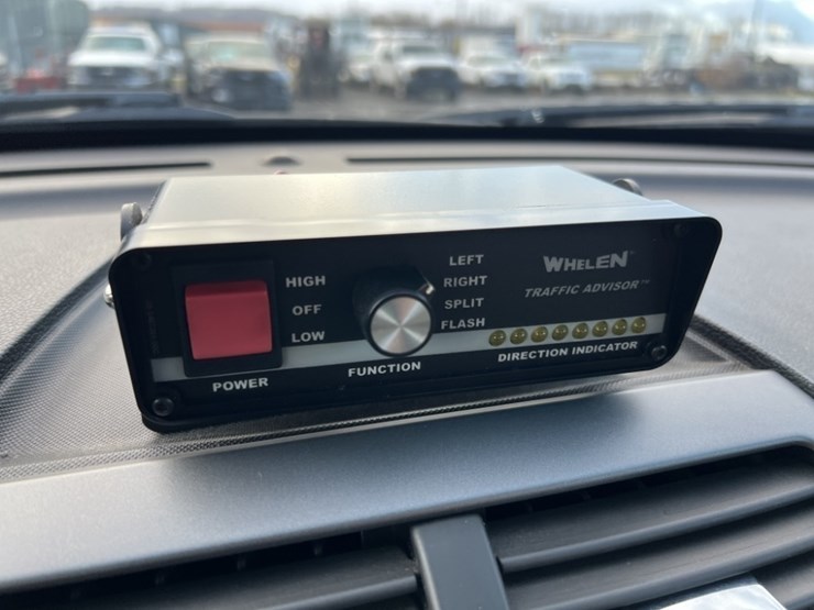 2014-ford-explorer-image-29