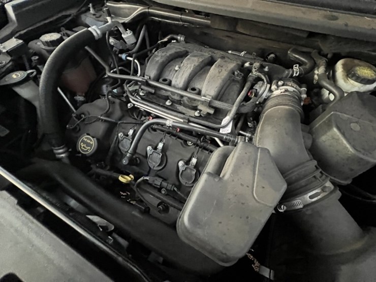 2017-ford-explorer-image-12