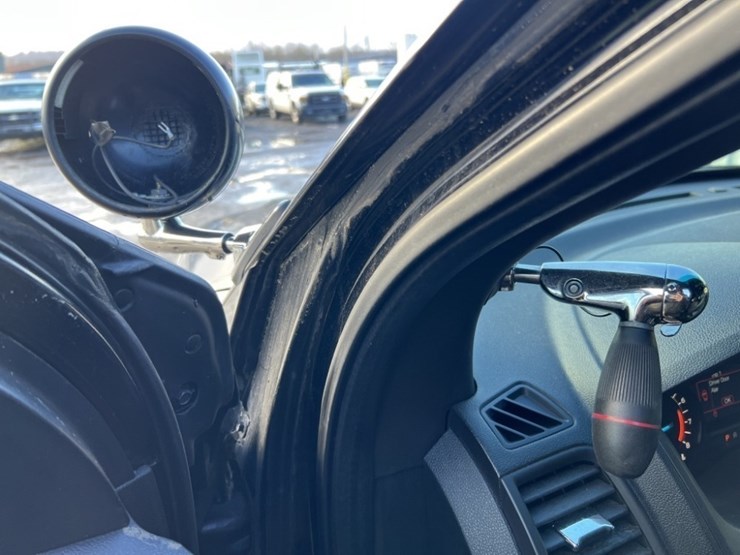 2016-ford-explorer-image-26