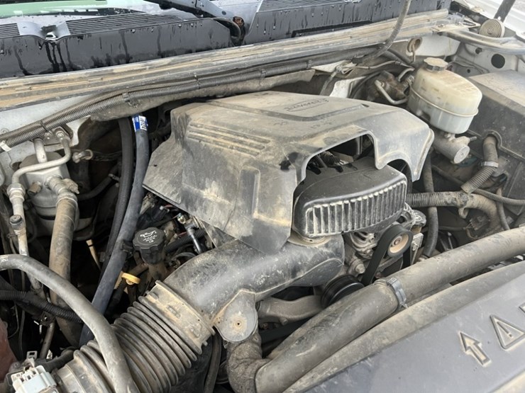 2011-chevrolet-silverado-2500-image-12