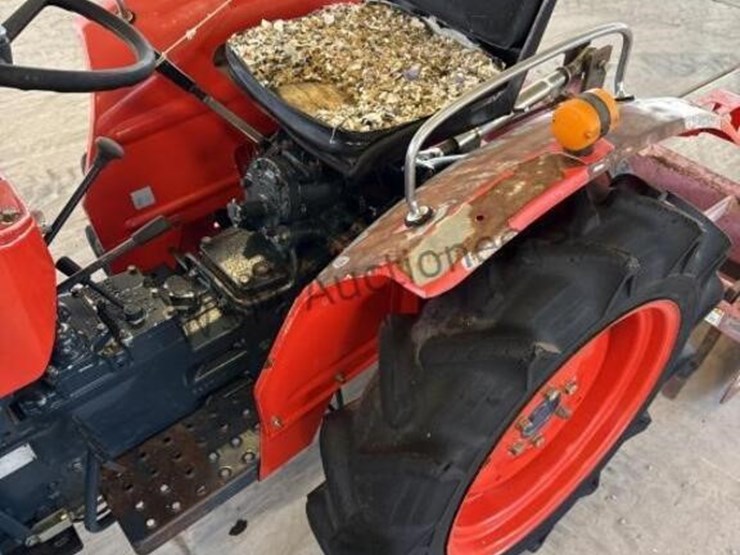 kubota-l2201-image-14