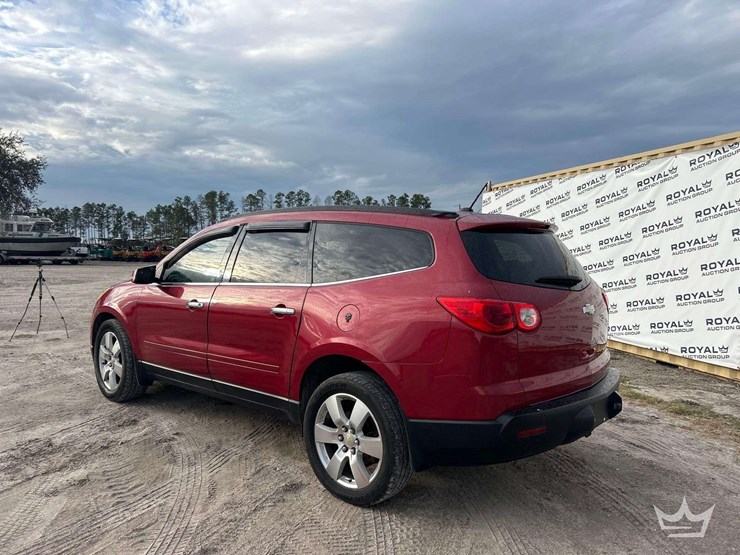 2012-chevrolet-traverse-image-4